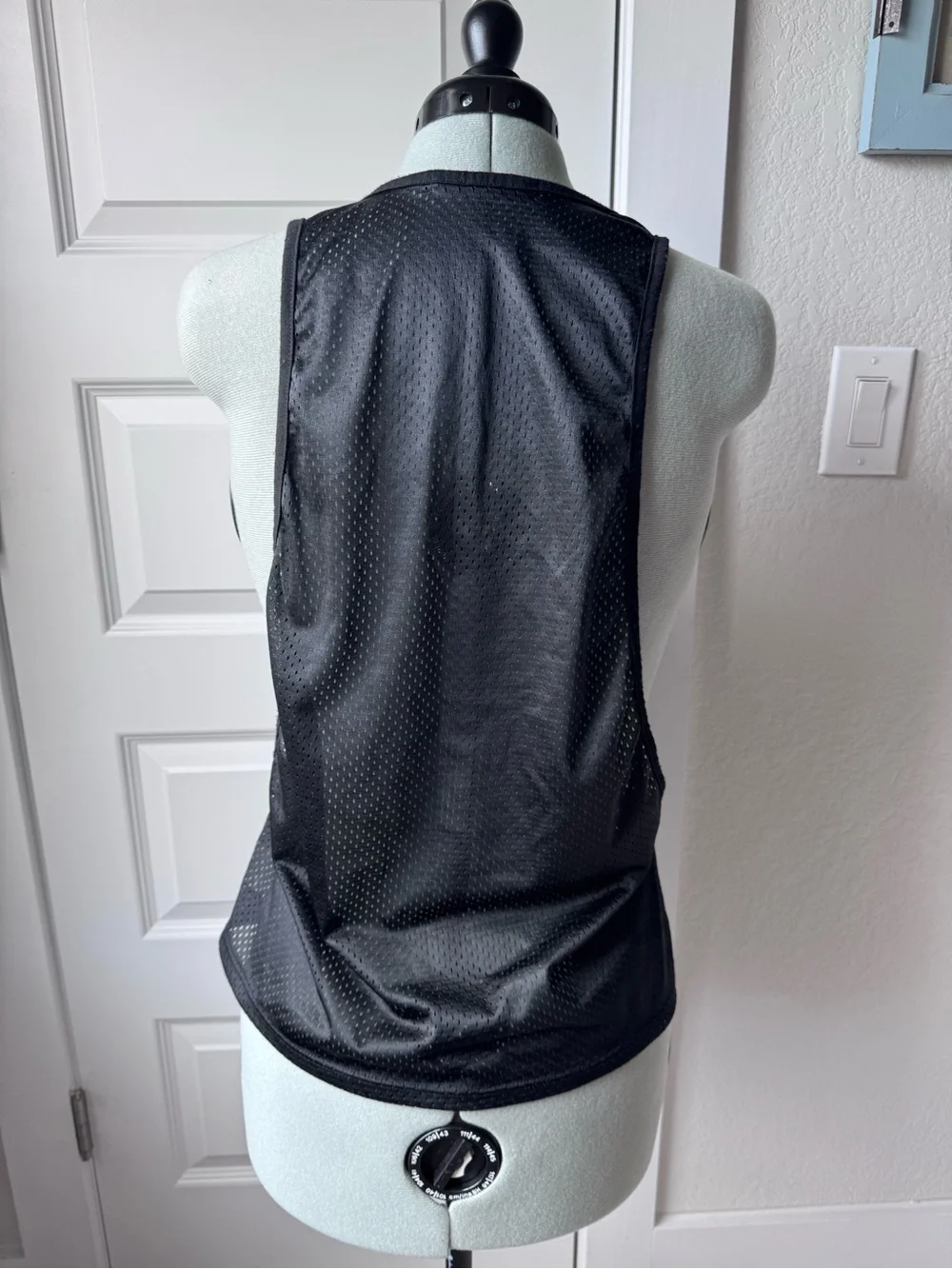 Misfits Mesh Tank - Picture 3 of 9